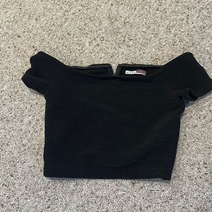 ALICE + OLIVIA OFF THE SHOULDER CROP TOP